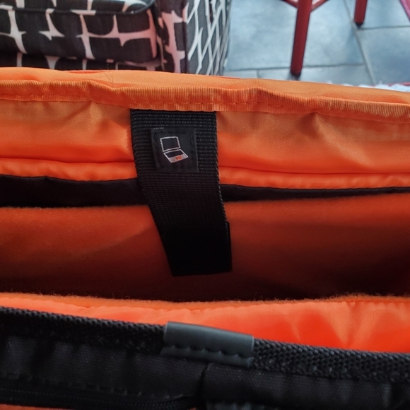 Vanguard ~ VEO RANGE 38 NV MESSENGER CAMERA BAG - - Picture 7 of 8